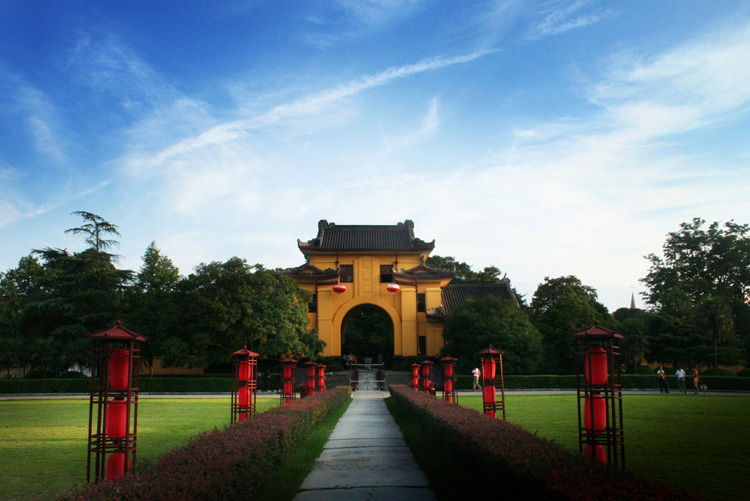 獨秀峰王城景區(qū)